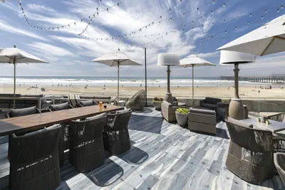 Photo 2 - Sandcastle Hotel on the Beach