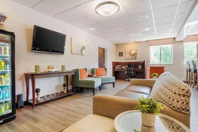 Photo 3 - Best Western Plus Oak Mountain Inn