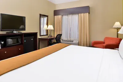 Photo 4 - Holiday Inn Express and Suites Indianapolis W- Airport Area by IHG
