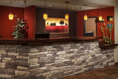 Photo 4 - Roosevelt Grand Dakota, SureStay Collection by Best Western