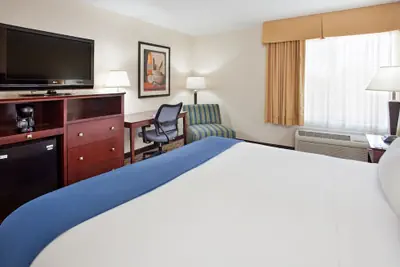 Photo 3 - Holiday Inn Express Scottsdale North by IHG