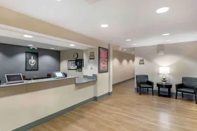 Photo 3 - Extended Stay America Suites Kansas City Airport