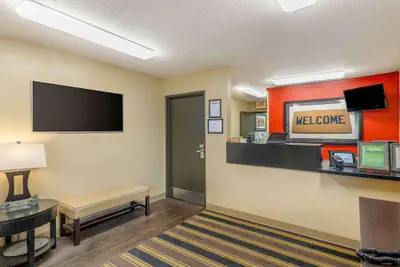 Photo 3 - Extended Stay America Select Suites - St. Louis - Westport - E Lackland Rd