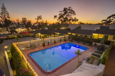 Photo 2 - Coast Village Inn - Santa Barbara
