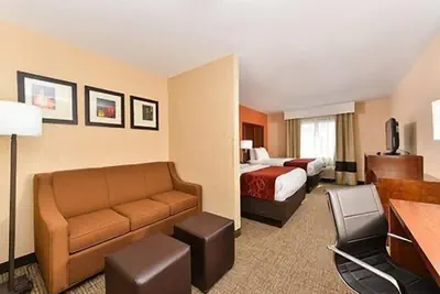 Photo 5 - Comfort Suites Omaha Northwest