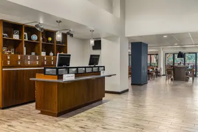 Photo 4 - Four Points by Sheraton Greensboro Airport