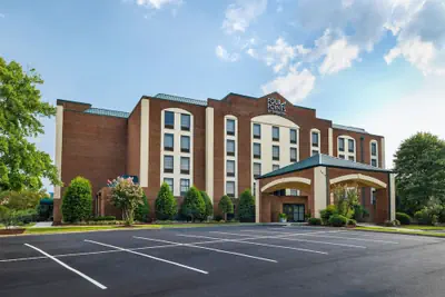 Photo 2 - Four Points by Sheraton Greensboro Airport
