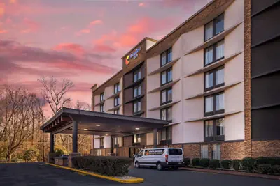 Photo 2 - Comfort Inn Charlotte Airport Uptown
