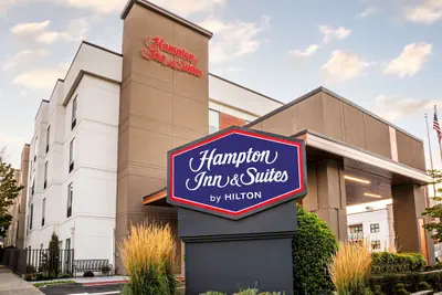 Photo 2 - Hampton Inn & Suites Seattle-Downtown