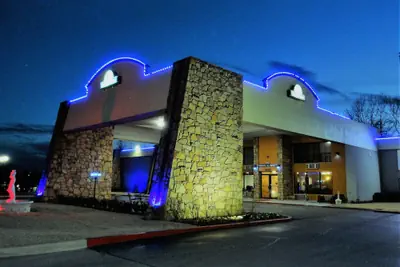 Photo 2 - Days Inn by Wyndham Southern Hills/ORU