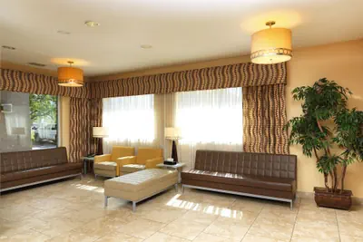 Photo 4 - Crystal Inn Hotel & Suites Salt Lake City
