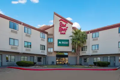 Photo 2 - Red Roof Inn San Antonio - Seaworld/ Northwest