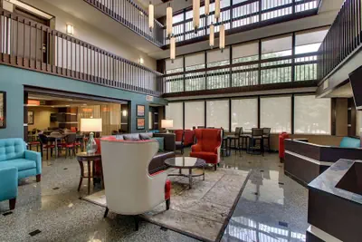 Photo 4 - Heritage Inn & Suites The Woodlands, Trademark by Wyndham