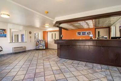 Photo 3 - Motel 6 Portland, OR Mall 205