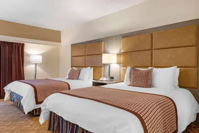 Photo 2 - Best Western Plus Thousand Oaks Inn