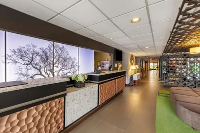 Photo 4 - Best Western Plus Thousand Oaks Inn
