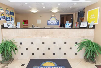 Photo 4 - Days Inn by Wyndham Oklahoma City