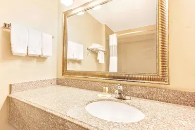 Photo 2 - Days Inn by Wyndham Oklahoma City
