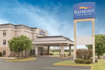 Photo 2 - Baymont by Wyndham Oklahoma City/Quail Springs