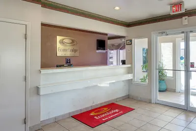 Photo 3 - Econo Lodge San Antonio South