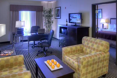 Photo 4 - Baymont by Wyndham Dallas/ Love Field