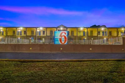 Photo 2 - Motel 6 Americus, GA