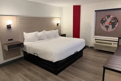 Photo 4 - Ramada by Wyndham Albany GA
