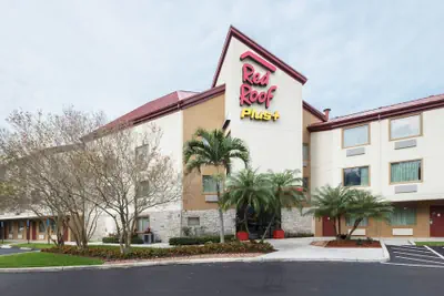 Photo 2 - Red Roof Inn PLUS+ West Palm Beach