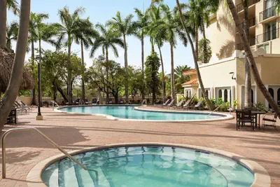 Photo 2 - Embassy Suites by Hilton Miami International Airport