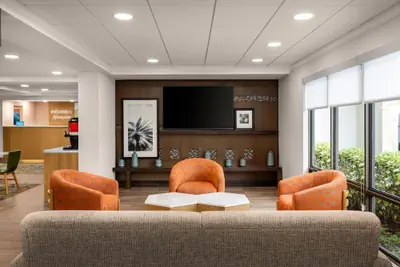 Photo 2 - Hampton Inn Miami-Airport West
