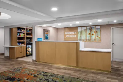 Photo 3 - Hampton Inn Miami-Airport West