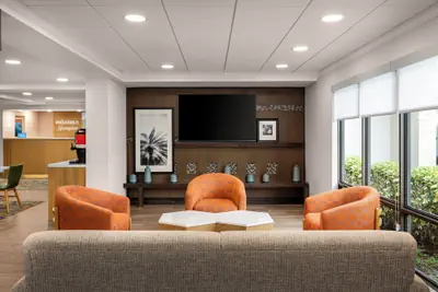 Photo 5 - Hampton Inn Miami-Airport West