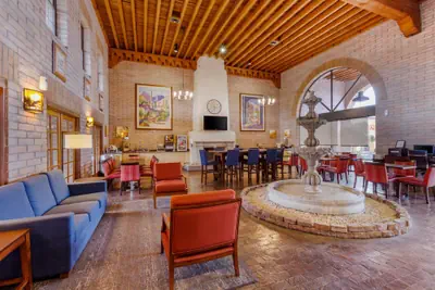 Photo 3 - Comfort Suites Tucson near Sabino Canyon