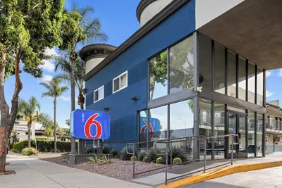 Photo 2 - Motel 6 Anaheim, CA - Convention Center