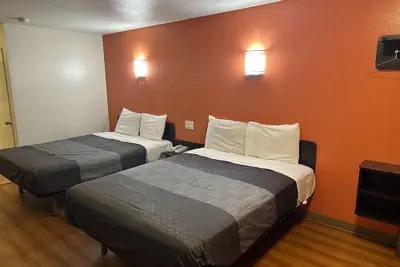 Photo 3 - Beachside Inn Motel