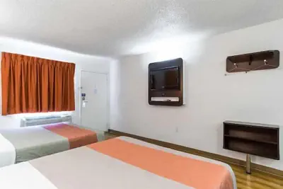 Photo 5 - Beachside Inn Motel