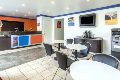Photo 2 - Beachside Inn Motel