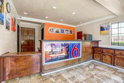 Photo 3 - Motel 6 Fresno, CA - Belmont Ave