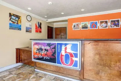 Photo 4 - Motel 6 Fresno, CA - Belmont Ave
