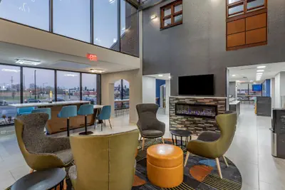 Photo 3 - Best Western Plus St. Louis West-Westport