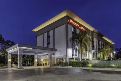 Photo 2 - Hampton Inn Sarasota - I-75 Bee Ridge