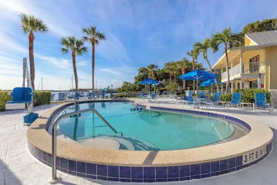Photo 2 - Hilton Vacation Club Charter Club Naples Bay