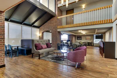 Photo 4 - Drury Inn & Suites Poplar Bluff