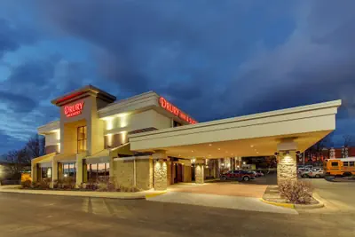 Photo 2 - Drury Inn & Suites Poplar Bluff