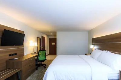 Photo 4 - Holiday Inn Express Osage Beach - Lake Of The Ozarks by IHG