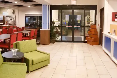 Photo 3 - Holiday Inn Express Osage Beach - Lake Of The Ozarks by IHG