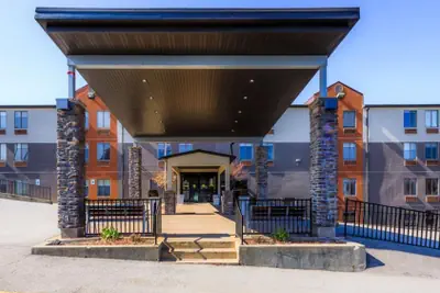 Photo 2 - Holiday Inn Express Osage Beach - Lake Of The Ozarks by IHG