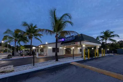 Photo 2 - Travelodge by Wyndham Florida City/Homestead/Everglades