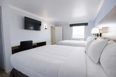 Photo 5 - Destin Inn and Suites