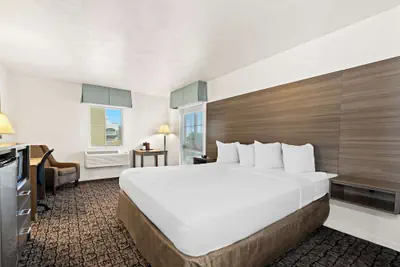 Photo 5 - Best Western El Centro Inn